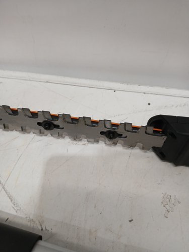 WORX POWER SHARE 2-IN-1 EXTENDABLE CORDLESS HEDGE TRIMMER *tool only*- 20" BLADE/20V - ORANGE (MODEL: WG252.9 image 6