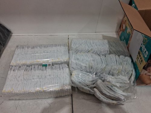 140PK PAMPERS SWADDLERS DIAPERS - NEWBORN SIZE image 3