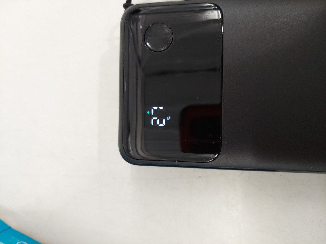 Anker 20,000mAh on-the-go Power bank with strap & digital display - 30W - black (Model: A1384) image 5