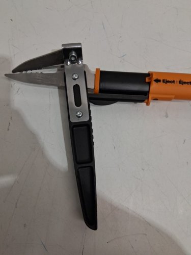 Fiskars 3-Claw Stand Up Weed Puller - 39" - Black/Orange (Model: 378800-5002) image 4