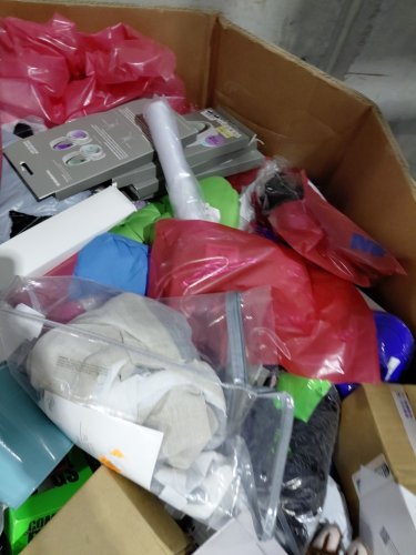 assorted MIXED item MYSTERY PALLET - VARIOUS PRODUCTS - aprox 300+ - (pallet #31) image 5