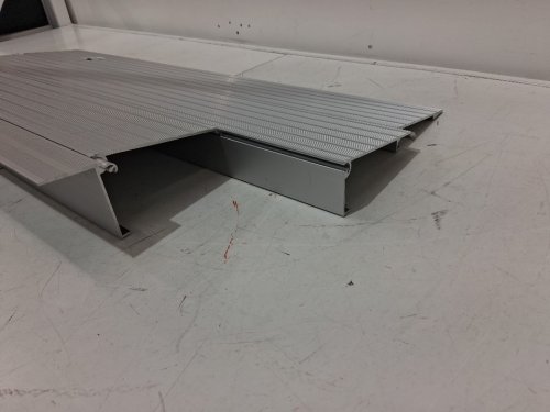 VEVOR Door Threshold Ramp -  3" Rise, 800LB Load Capacity - (MODEL: Z2UAV0) image 4