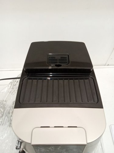 delonghi magnifica start automatic espresso and coffee machine with milk frother for latte, cappuccino - built in grinder - silver (model: ecam22022sb) image 3
