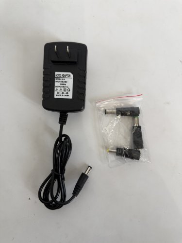 4PC AC/DC ADAPTOR CHARGER WITH 3 INTERCHANGEABLE DC JACK (A,B,F) - INPUT: 100-240V - 50/80HZ - OUTPUT: 18V 1A - BLACK (MODEL: 1810) image 3