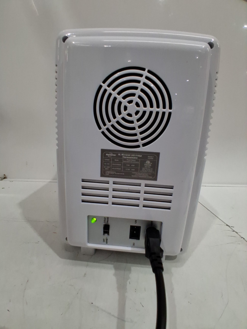 KOOLATRON COMPACT MIRRORED MINI FRIDGE WITH LED LIGHT - 6L CAP - WHITE (MODEL: C0SM6) image 8