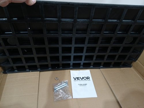 rubber curb ramp - 36" x 18.5" x 3" - 33069lb max - black/yellow (model: kr-12) image 4