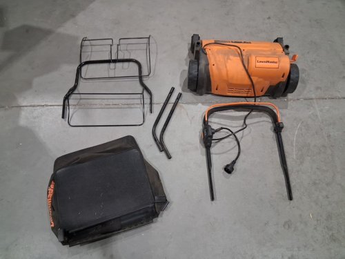 LawnMaster Electric Dethatcher and Scarifier - 10.5Gal Collection Bag - 15" - 13AMP (MODEL: GV1314) image 3