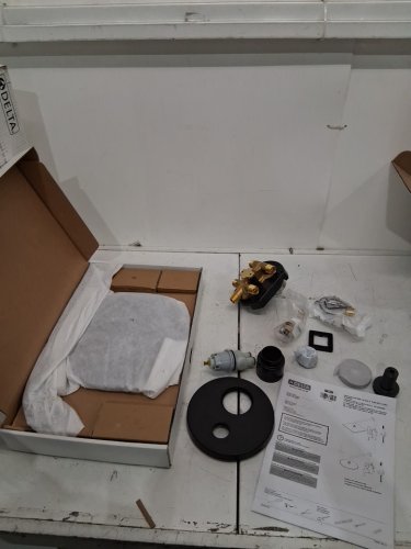 delta Faucet Modern Raincan 2-Setting Round Shower System With rainfall head/ hand shower & Rough Valve - matte black (model: 342701-BL) image 4