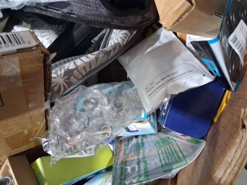assorted MIXED item MYSTERY PALLET - VARIOUS PRODUCTS - aprox 300+ - (pallet #18) image 9