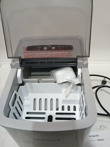 Frigidaire Stainless Steel Countertop Ice Maker with 26 lb/Day bullet ice - Silver (model: EFIC120-SS-SC) image 4