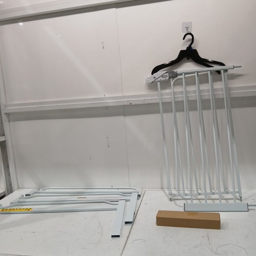 REGALO EASY STEP EXTRA WIDE METAL SAFETY GATE - 30" X 29"- 49" - WHITE - (MODEL: 1164EWDS) image 3