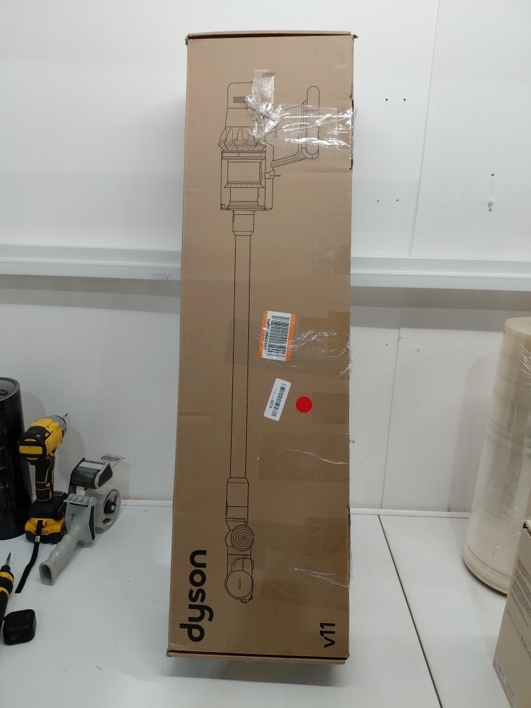 dyson v11 cordless 2-in-1 stick/hand vacuum cleaner with multi-purpose attachments (model: v11 sv28) image 8
