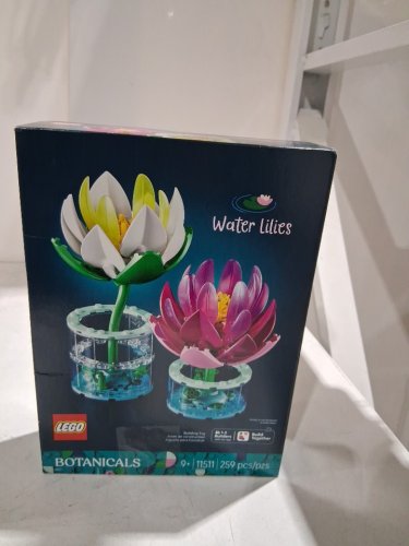 259PC LEGO BOTANICALS WATER LILIES BUILDING SET - AGES 9+ (MODEL: 11511) image 2