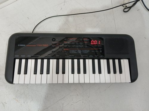 YAMAHA BEGINNER MINI-KEYBOARD - 37 KEY - BLACK (MODEL: PSS-A50) image 3