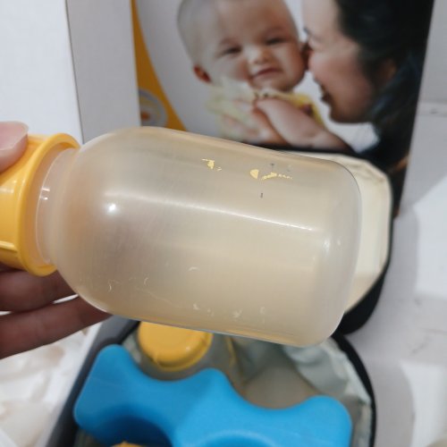 MEDELA SONATA DOUBLE ELECTRIC BREAST PUMP WITH CARRYING BAG, APP CONNECTION - YELLOW/BLACK/GREY (MODEL: 58100) image 5