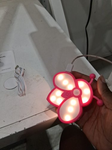 MOTION SENSOR BEE NIGHT LIGHT - PINK image 4
