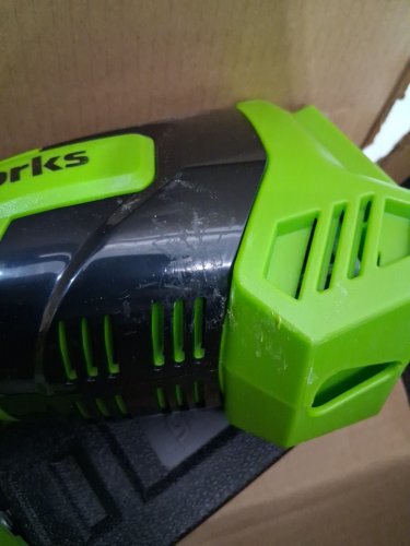 Greenworks Pole Saw with Battery and Charger, 9-11FT LENGTH - Green (Model: 1402102) image 9