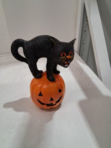 HUASHENG Indoor/Outdoor Halloween Pumpkin & black cat Figurine -8.5" - black /orange image 3