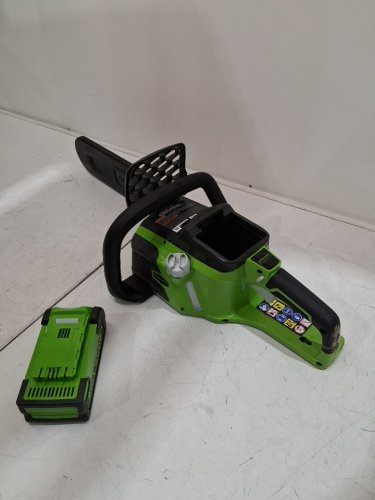 GREENWORKS PRO CORDLESS CHAINSAW - 40V -14" - (MODEL: 2000600) image 3