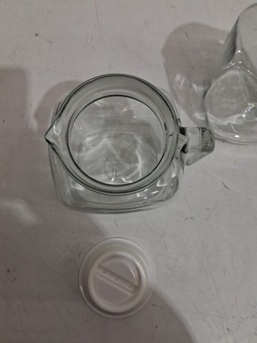 Le'Raze Hermetic Seal Glass Pitcher with Airtight Lid & Spout - 68oz - glass clear - (model: ‎gl916) image 4