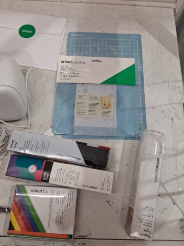 Cricut joy Xtra SMART CUTTING MACHINE + starter kit - white (model: jctr201c) image 5