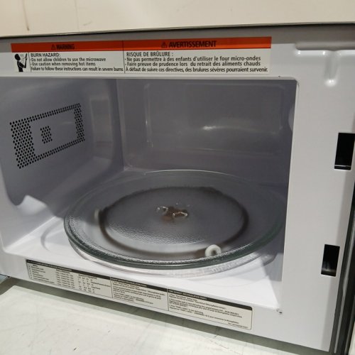 black and decker stainless steel microwave - 700W - 0.7 cuft - black/silver (model: em720cB7-P/CA) image 4