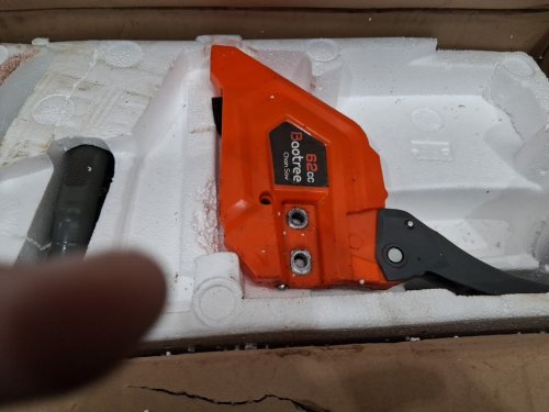 baotree Gas Chainsaw with 2-Cycle Engine and Anti-Vibration System - 62cc - 20" - orange/black (model:631060186627) image 5