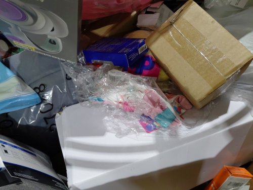 assorted MIXED item MYSTERY PALLET - VARIOUS PRODUCTS - aprox 300+ - (pallet #30) image 9