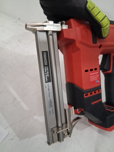 2-in-1 Cordless Brad Electric Nail Gun and Stapler - Milwaukee 18V Battery - 18GA - red (Model: F30/422J) image 4