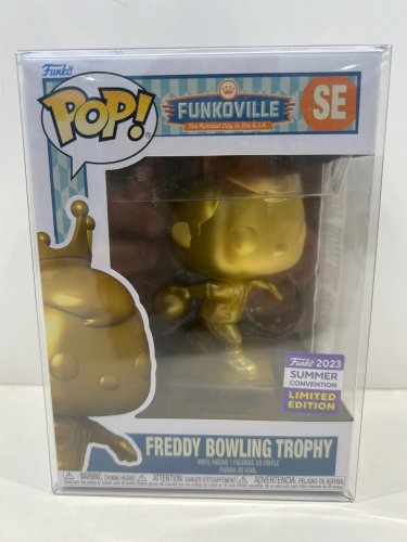 Funko pop! **2023 summer convention** funkoville - Freddy bowling trophy vinyl figure (#se) **plastic protector cover** image 2