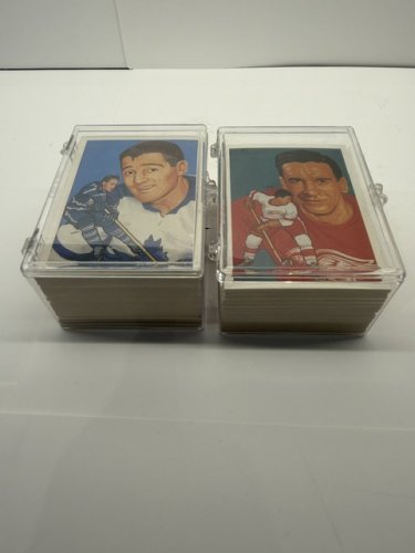 200APPX HOCKEY HALL OF FAME 1983 HOCKEY CARDS image 2