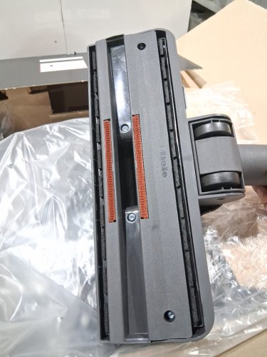 Miele Classic C1 Bagged 4.5L Canister Vacuum Cleaner with Miele AirClean System - 1200W, 120V - Graphite Grey (MODEL: SBAN0) image 5