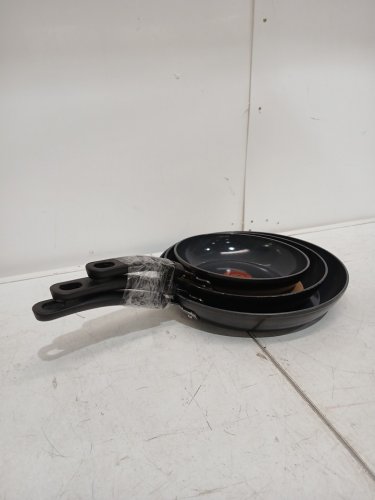3pc T-fal Elite ceramic non-stick skillet set - 8"/9.75"/11.25" - Black/red (model: 8899888) image 5