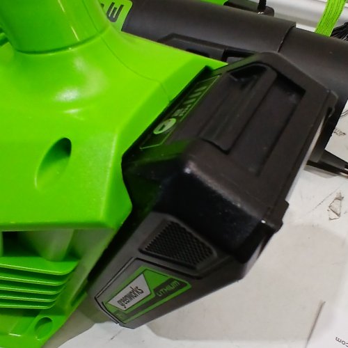 2PC GREENWORKS BLOWER - 24V - & STRING TRIMMER - 17" - WITH 4AH BATTERY, 2A CHARGER - GREEN (MODEL: STBL80L014CO/1300641/5200013305) image 2