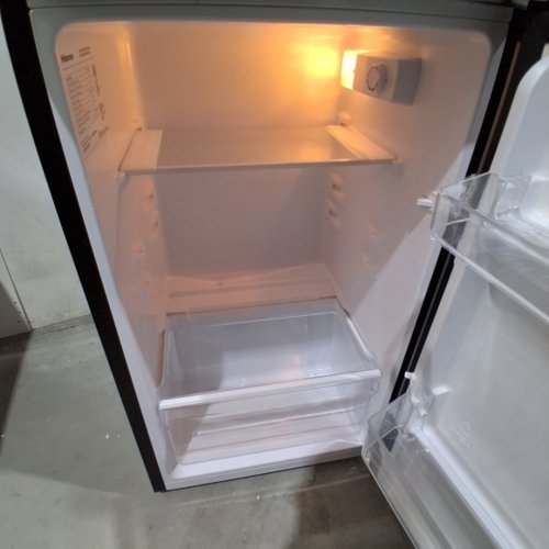 HISENSE STAINLESS STEEL COMPACT REFRIGERATOR WITH TOP MOUNT FREEZER - 4.4 CU.FT (MODEL: HRT044VE) image 4