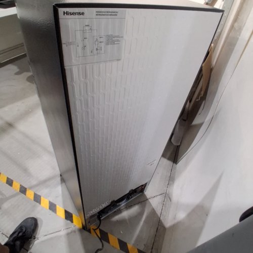 HISENSE STAINLESS STEEL COMPACT REFRIGERATOR WITH TOP MOUNT FREEZER - 4.4 CU.FT (MODEL: HRT044VE) image 6