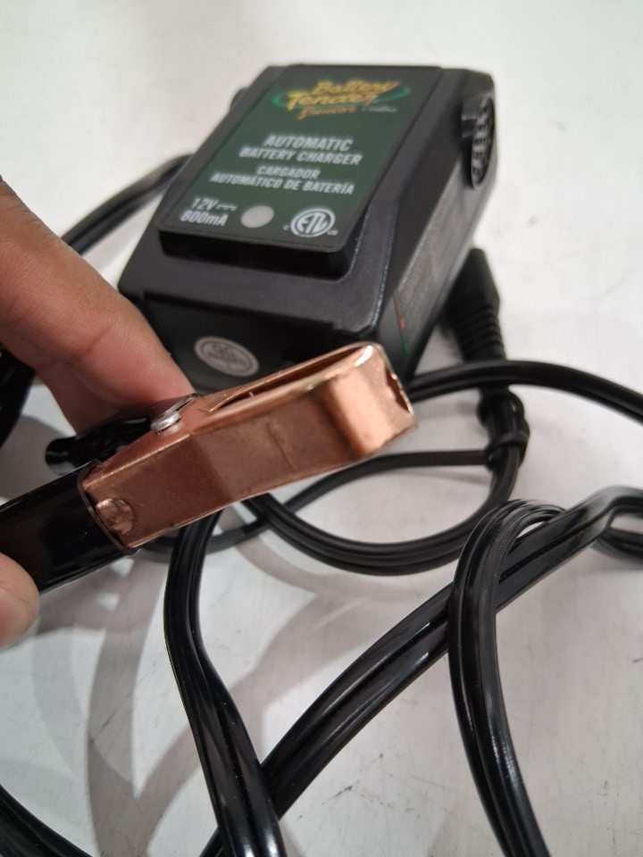 Battery Tender Junior Battery Charger - 12V - 800mA - black (Model: 022-0328) image 4