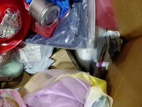 assorted MIXED item MYSTERY PALLET - VARIOUS PRODUCTS - aprox 300+ - (pallet #32) image 8