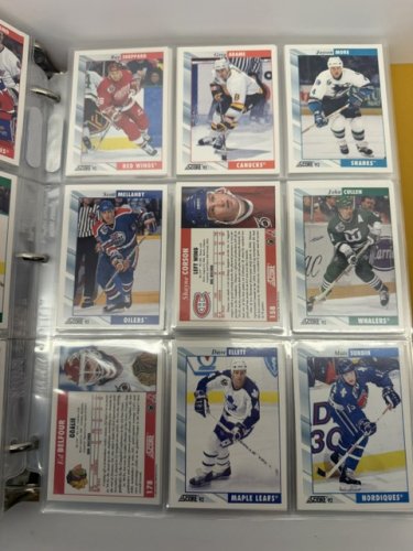 550 APPROX ASSSTD SCORE 1992 HOCKEY NHL CARDS image 19