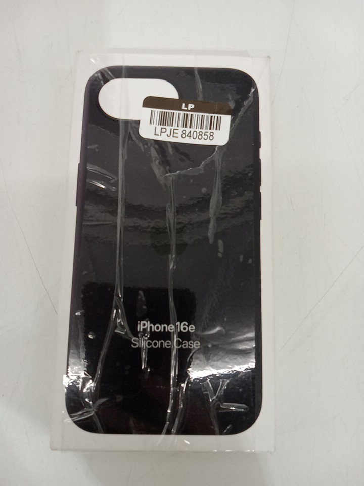 Apple Silicone Case for iPhone 16e - Midnight Black (model: A3407) image 2