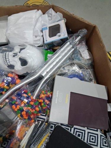 assorted MIXED item MYSTERY PALLET - VARIOUS PRODUCTS - aprox 300+ - (pallet #38) image 5