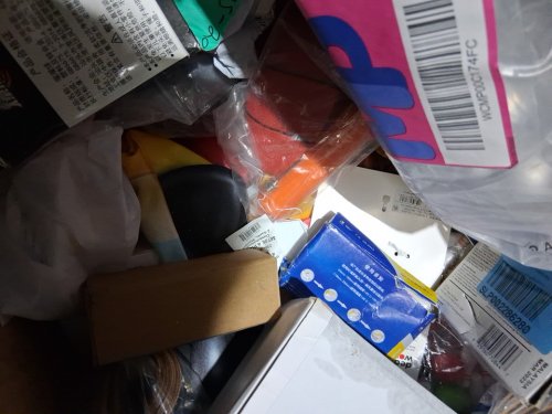 assorted MIXED item MYSTERY PALLET - VARIOUS PRODUCTS - aprox 300+ - (pallet #43) image 10