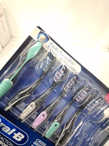 6pk oral b cavity prevention cross action criss-cross bristle soft toothbrushes - various colours image 3