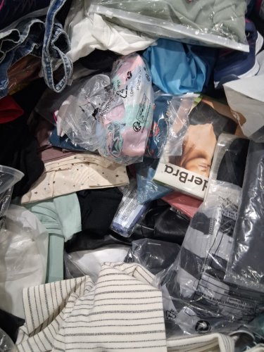 assorted MIXED Clothes MYSTERY PALLET - VARIOUS clothes and sizes - aprox 300+ (PALLET #2) image 8