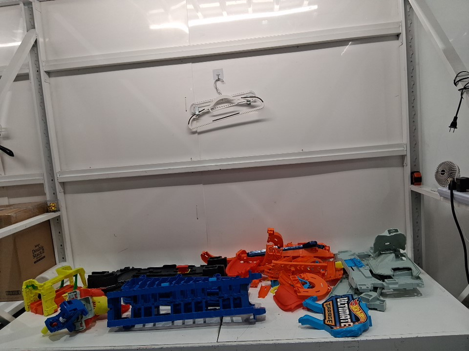 Hot Wheels Let's Race City Ultimate Garage Playset With 2 Toy Cars & Storage For 50+ Cars - MULTICOLOUR (MODEL: HKX48-9566) image 3