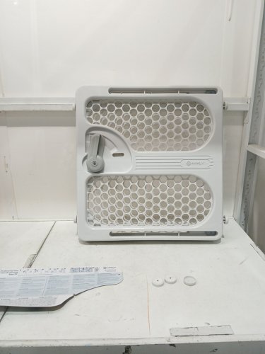 SAFETY 1ST EASY FIT BABY SECURITY GATE - 28" - 40" x 27" - taupe/beige - (MODEL: 41817cwhof1) image 3