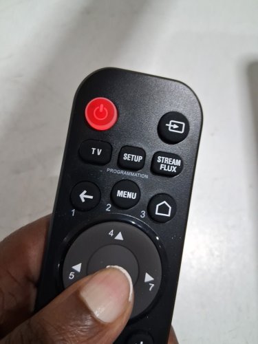 ONN. 3-DEVICE UNIVERSAL REMOTE CONTROL - COMPATIBLE WITH ALL MAJOR BRANDS - BLACK image 2