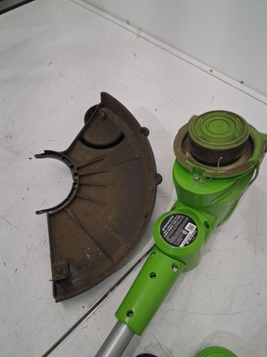 GREENWORKS LITHIUM ION CORDLESS STRING LAWN TRIMMER - 40V - 13" PATH - GREEN (MODEL: STF305) image 4