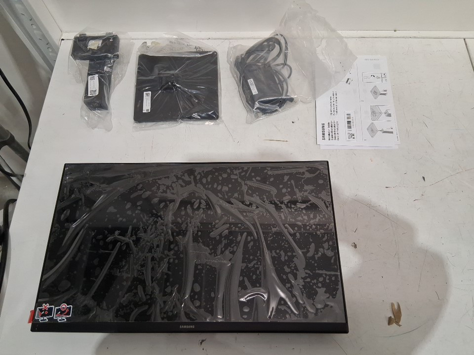 samsung s3 22" full hd monitor with eye saver - 100hz - black (model: s22d300gan) image 3