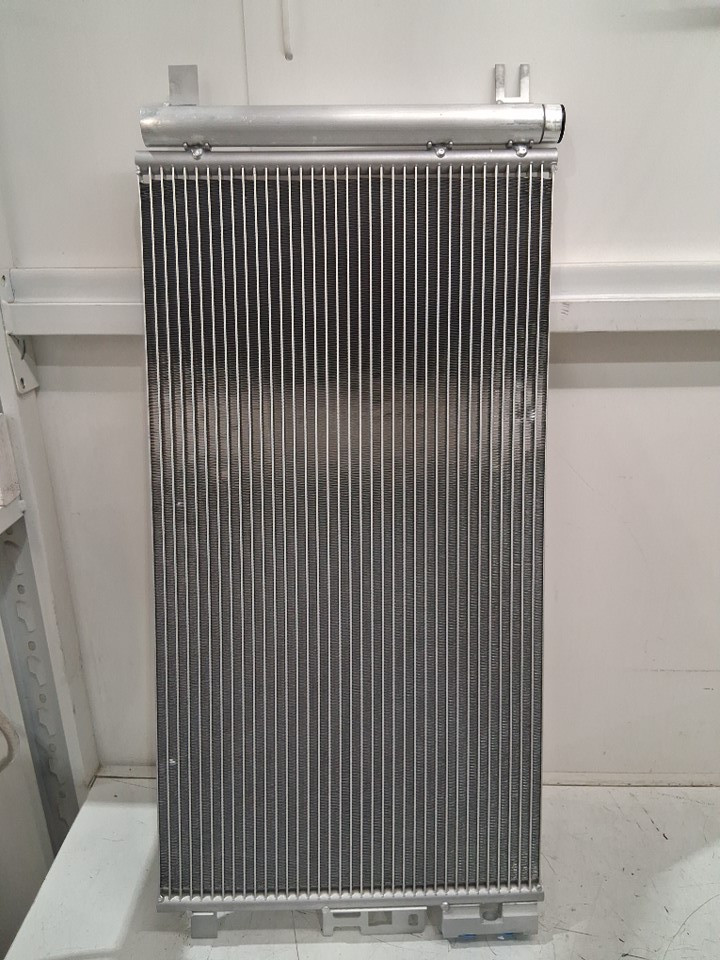 spectra premium air conditioning Condenser for select Chevrolet/Pontiac vehicles  - (model: 7-4718) image 3